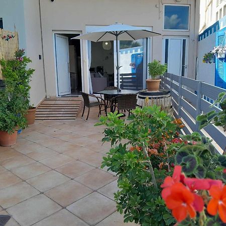 The Getaway Apartment Agia Marina  Bagian luar foto