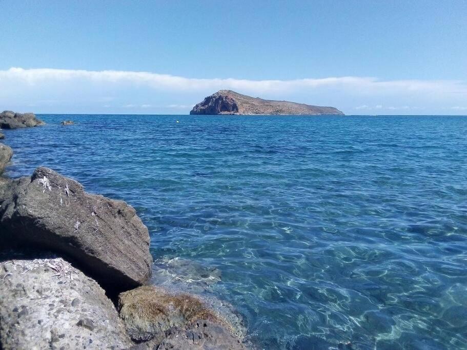 The Getaway Apartment Agia Marina  Bagian luar foto