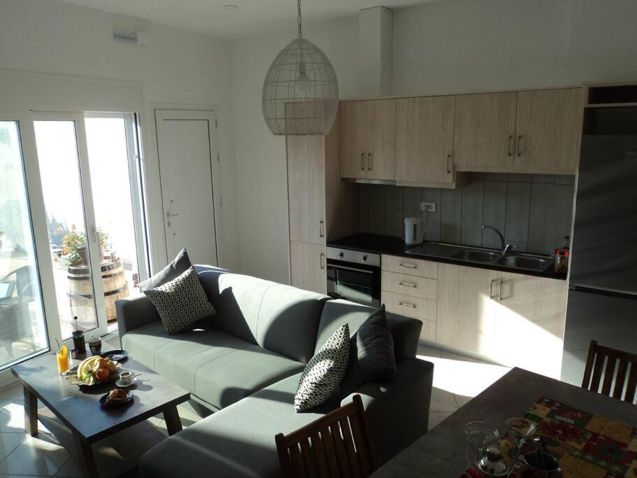 The Getaway Apartment Agia Marina  Bagian luar foto