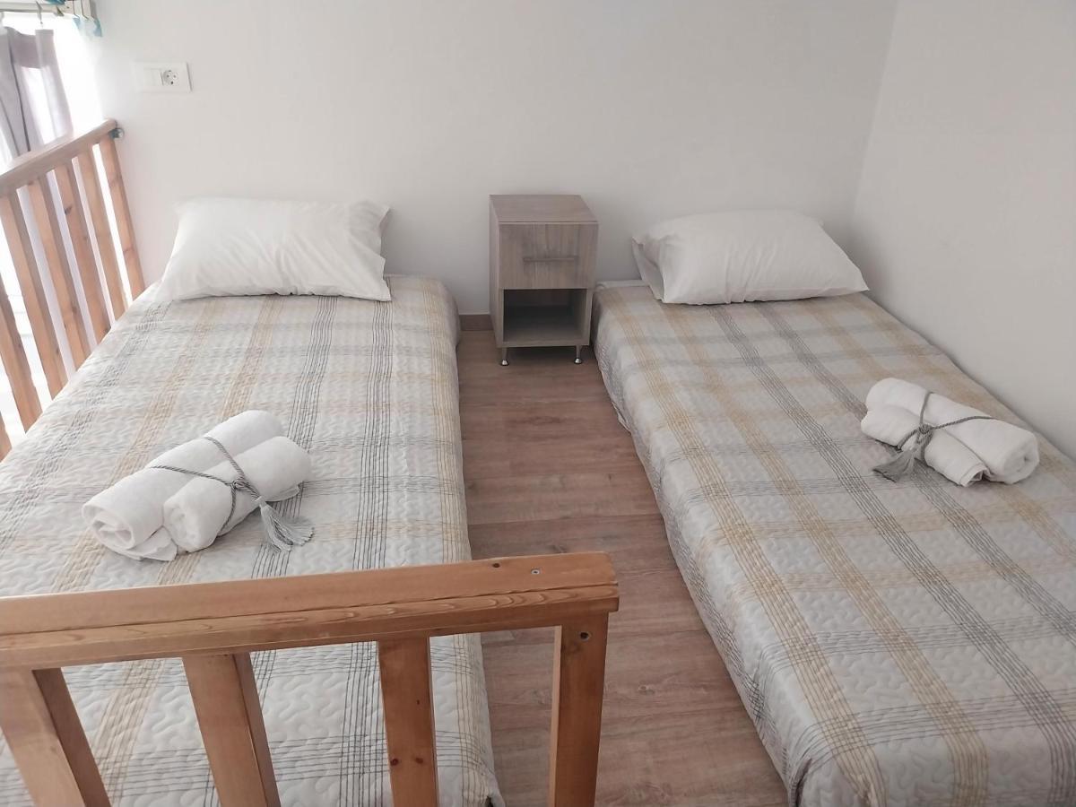The Getaway Apartment Agia Marina  Bagian luar foto