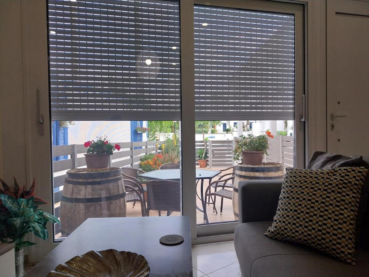 The Getaway Apartment Agia Marina  Bagian luar foto