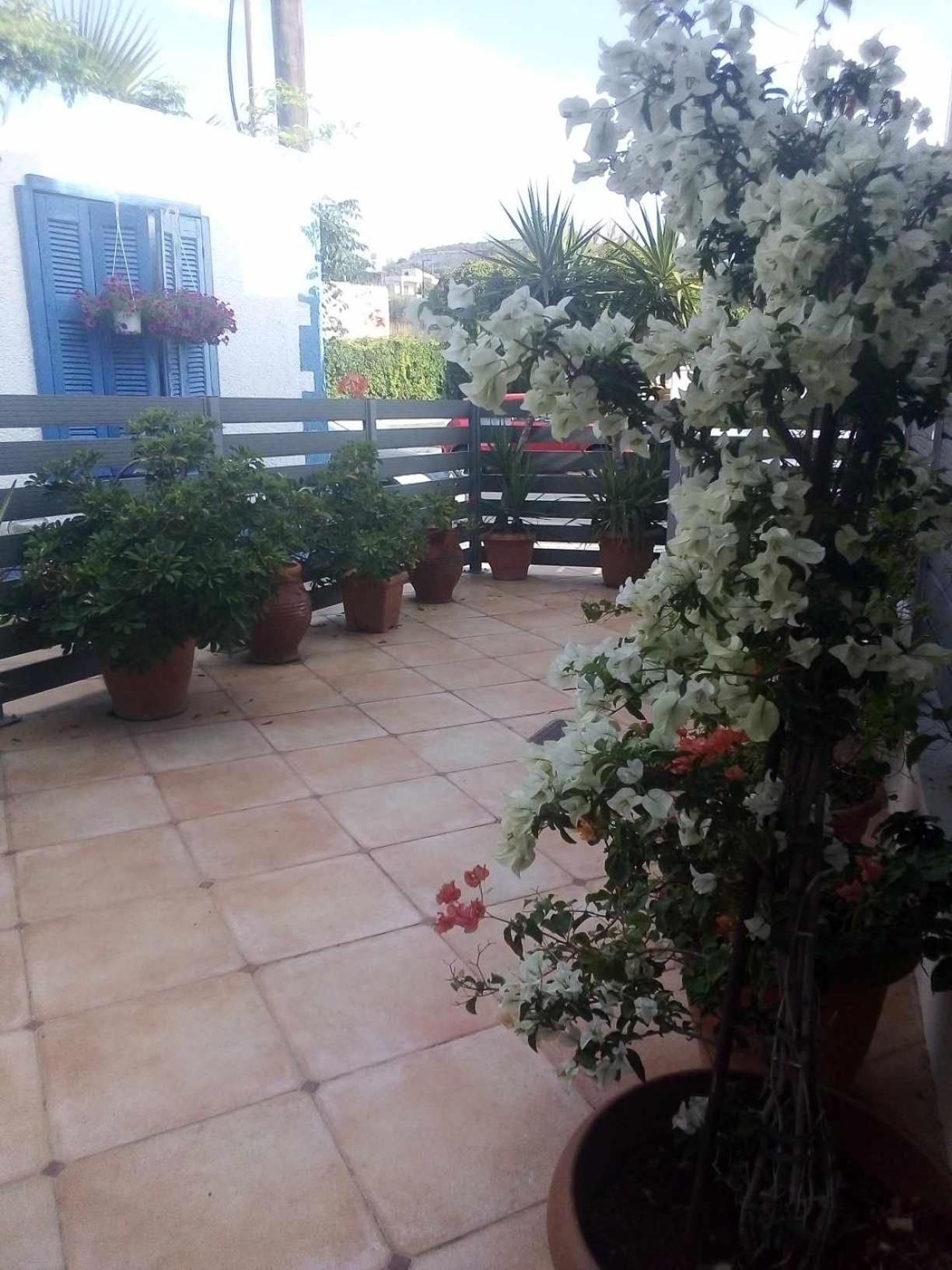 The Getaway Apartment Agia Marina  Bagian luar foto