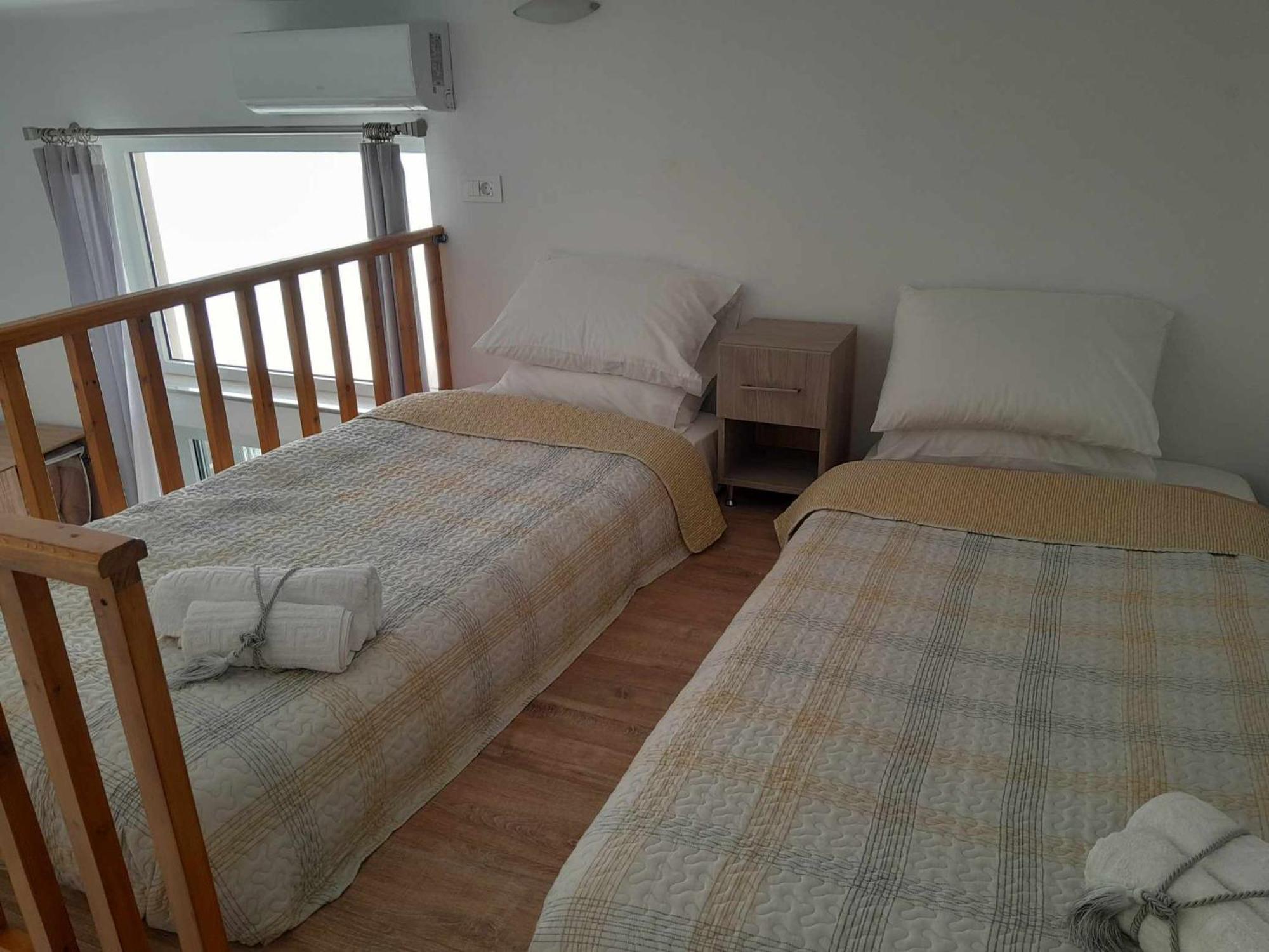 The Getaway Apartment Agia Marina  Bagian luar foto